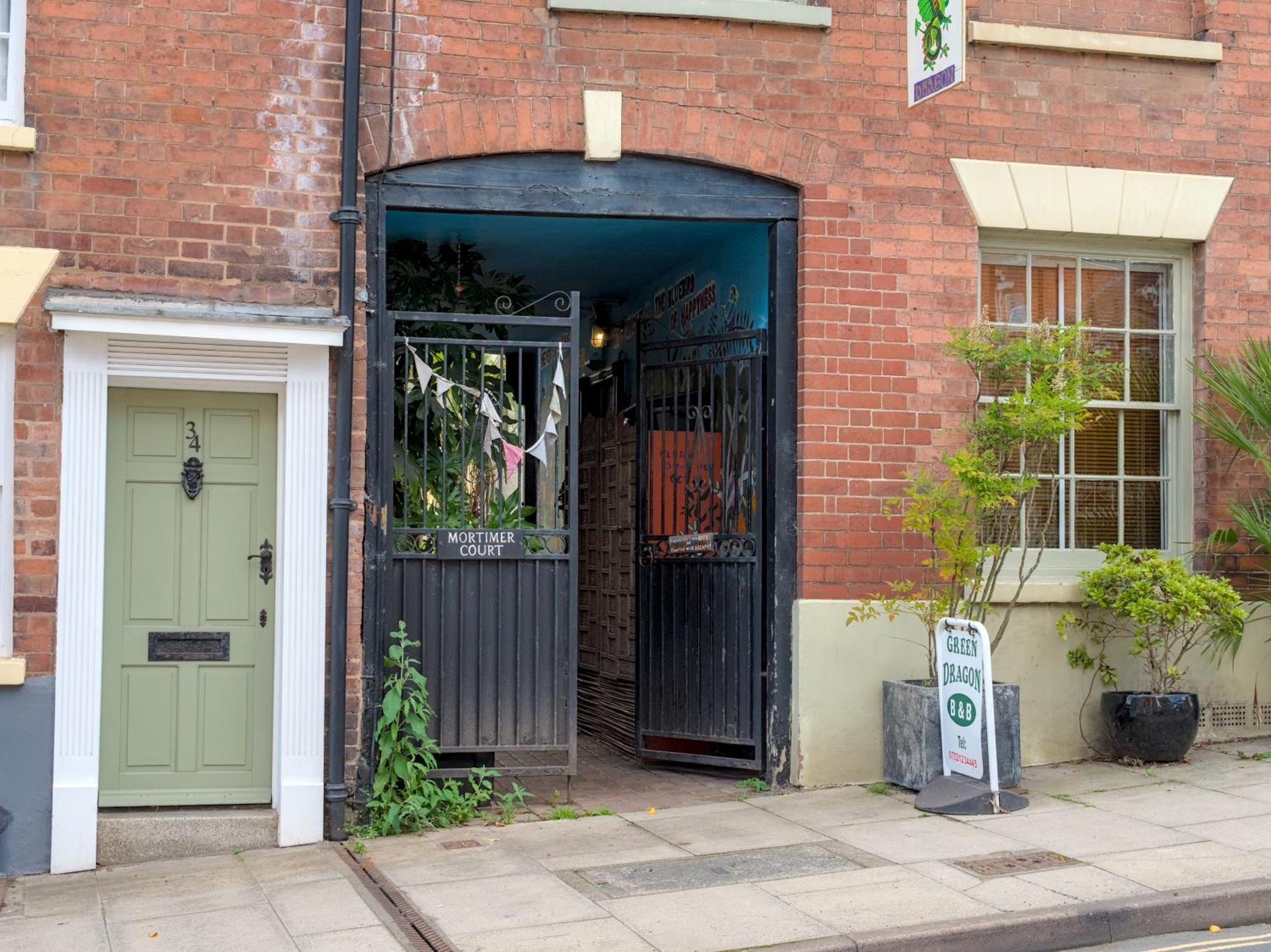 The Lilley Pad In Ludlow Cosy, Central, Perfect For Couples, Netflix & Parking Permit Extérieur photo