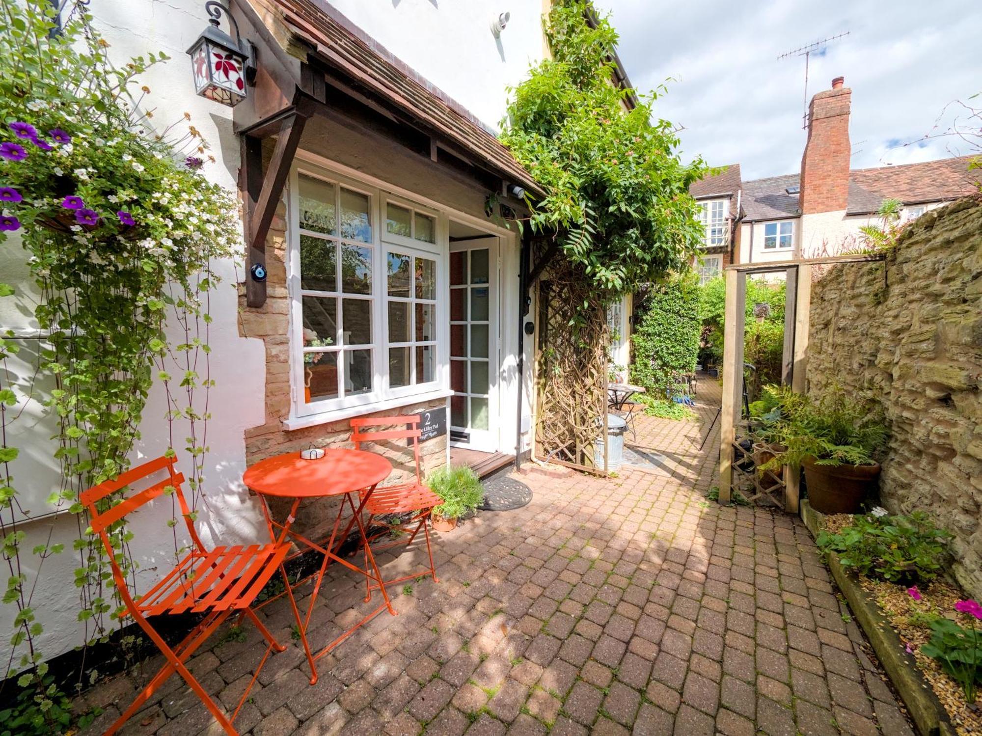 The Lilley Pad In Ludlow Cosy, Central, Perfect For Couples, Netflix & Parking Permit Extérieur photo
